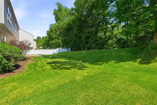 222 Macduff Ct gallery image 7