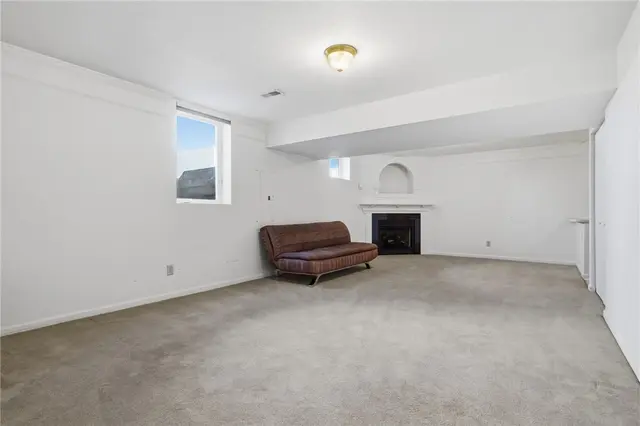 222 Macduff Ct gallery image 18