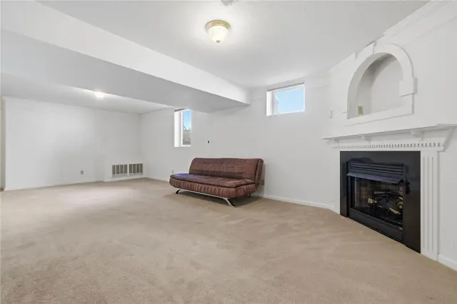 222 Macduff Ct gallery image 19