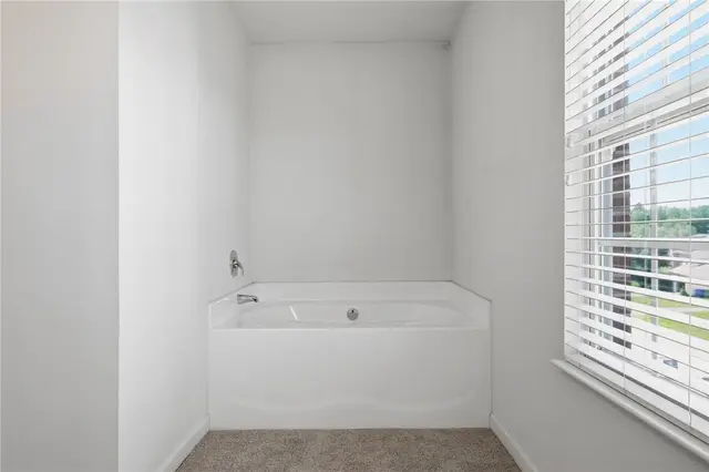 222 Macduff Ct gallery image 36