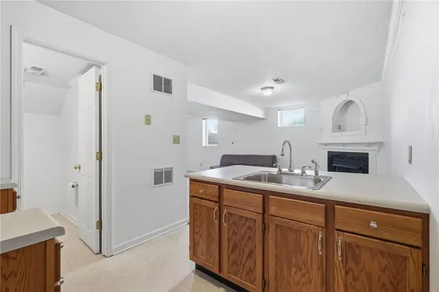 222 Macduff Ct gallery image 37