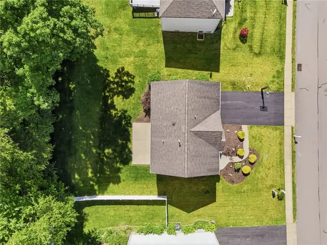 222 Macduff Ct gallery image 46