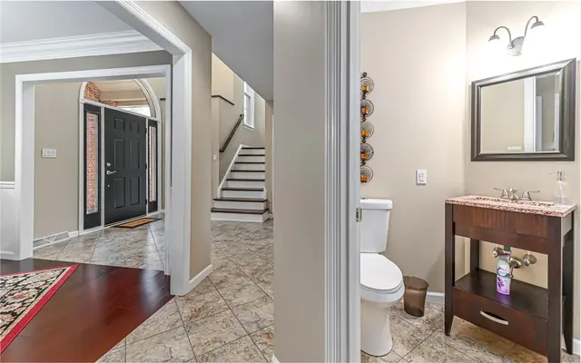 223 Fox Meadow Dr gallery image 5