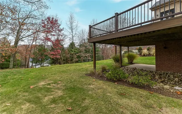 223 Fox Meadow Dr gallery image 7