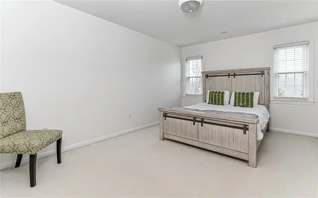 223 Fox Meadow Dr gallery image 8