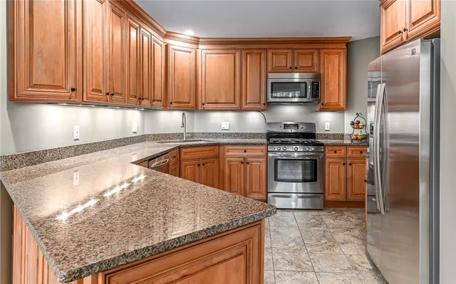223 Fox Meadow Dr gallery image 10