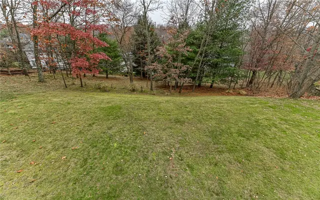 223 Fox Meadow Dr gallery image 16