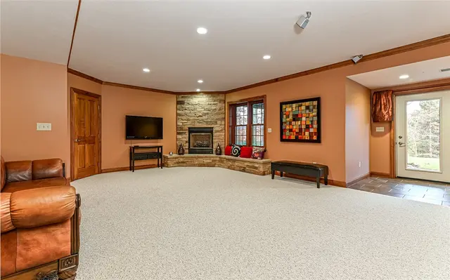 223 Fox Meadow Dr gallery image 27
