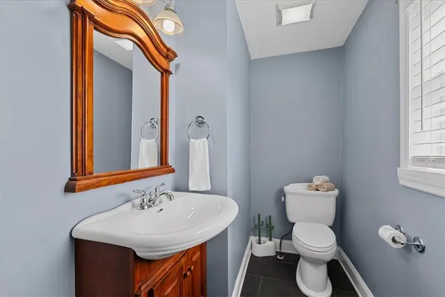 224 Bronx Ave gallery image 19