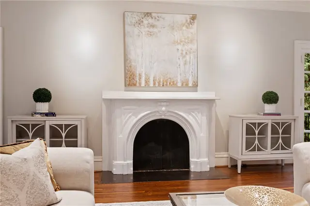 224 Thorn Street gallery image 3