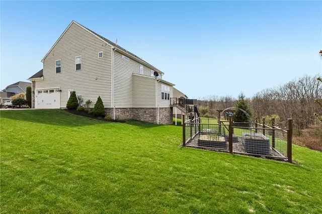 225 Gabriel Dr gallery image 3