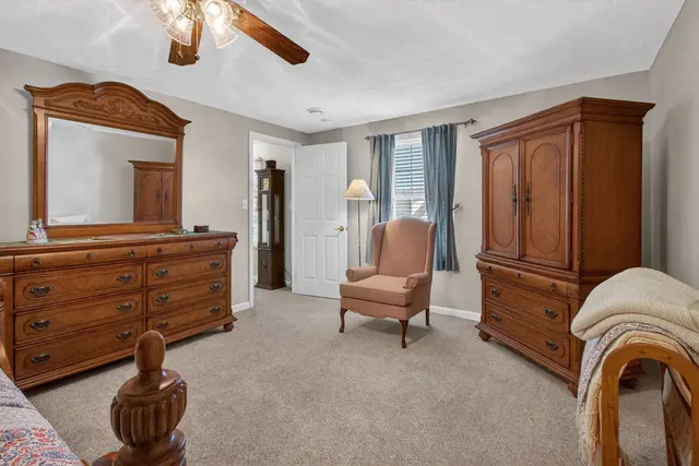 225 Rose CIRCLE gallery image 16