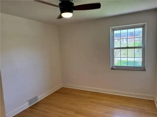 2251 Montgomery Road gallery image 8