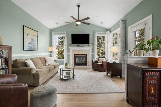 226 Adams Pointe Blvd 1 gallery image 9