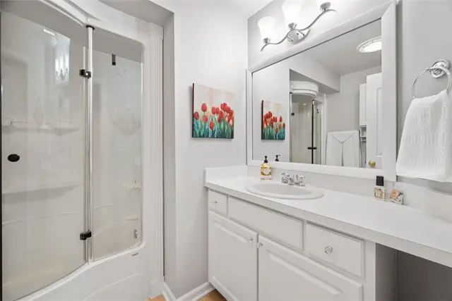 226 Adams Pointe Blvd 1 gallery image 15