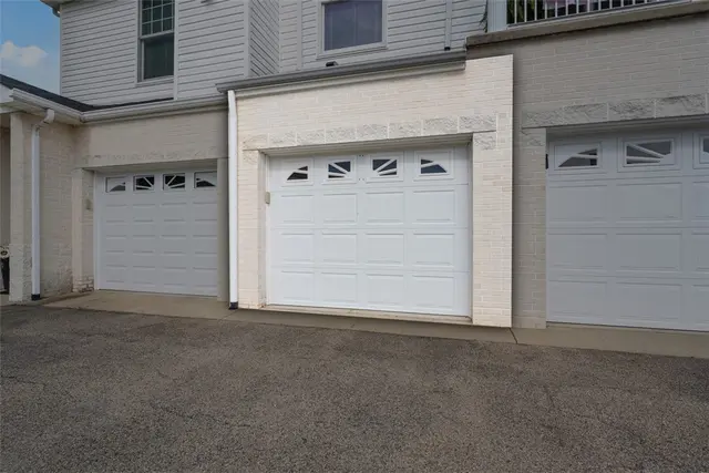 226 Adams Pointe Blvd 1 gallery image 37