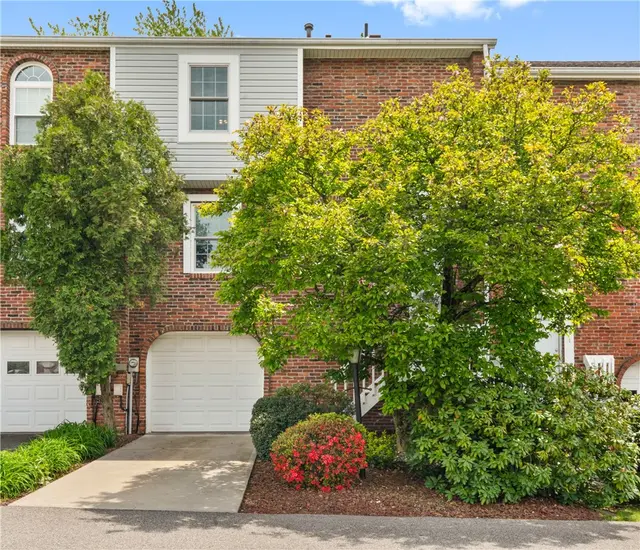226 Carters Grove Dr gallery image 2