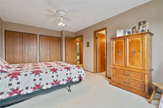 226 Carters Grove Dr gallery image 3