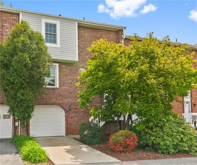 226 Carters Grove Dr gallery image 12