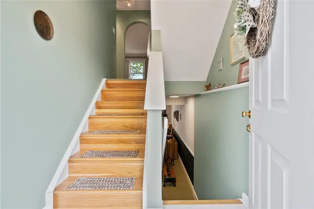 226 Carters Grove Dr gallery image 15
