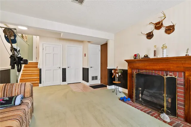 226 Carters Grove Dr gallery image 18