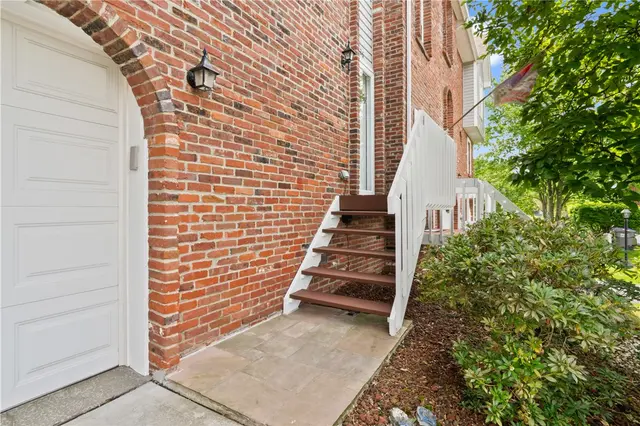 226 Carters Grove Dr gallery image 21