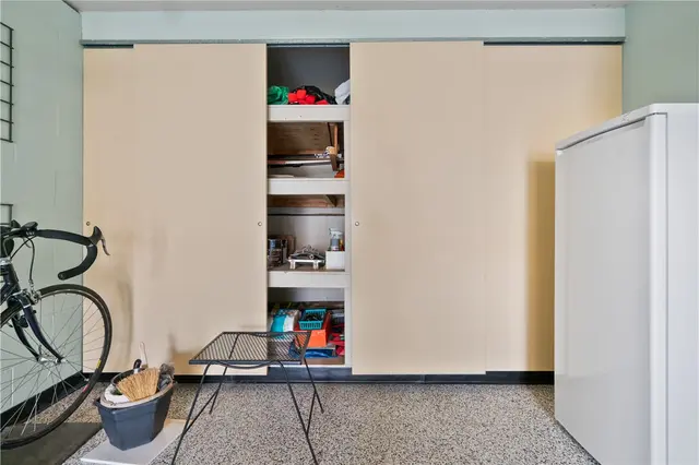 226 Carters Grove Dr gallery image 22