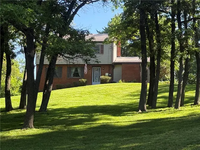 2261 Gray Ridge gallery image 2