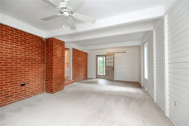 2261 Gray Ridge gallery image 3