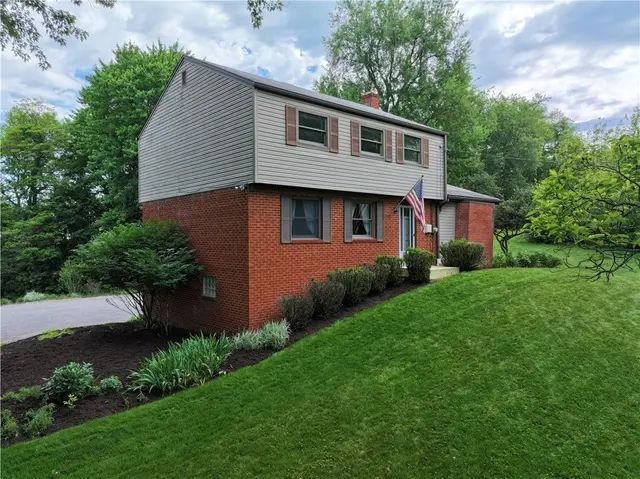 2261 Gray Ridge gallery image 4