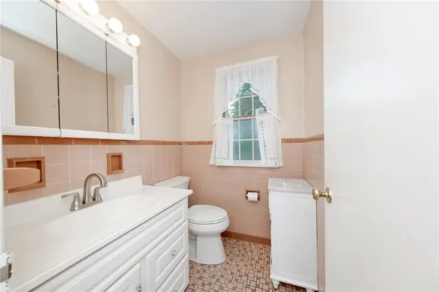 2261 Gray Ridge gallery image 6