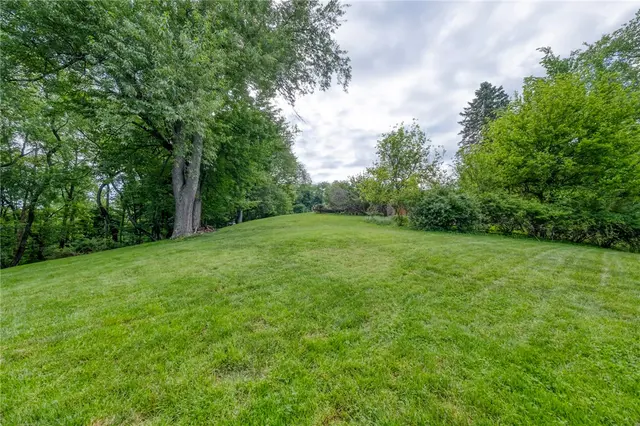 2261 Gray Ridge gallery image 7