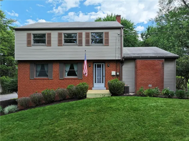 2261 Gray Ridge gallery image 9