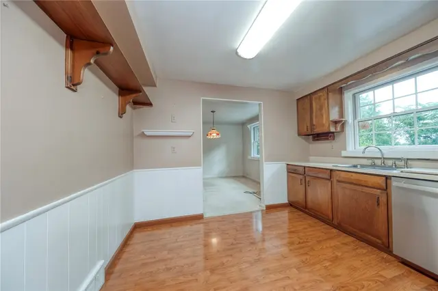 2261 Gray Ridge gallery image 10