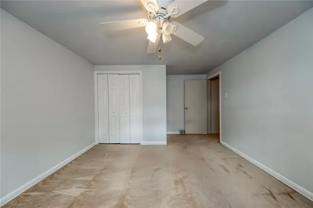 2261 Gray Ridge gallery image 12