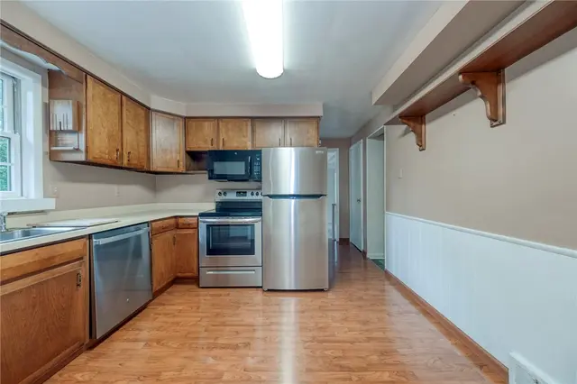 2261 Gray Ridge gallery image 16