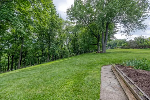 2261 Gray Ridge gallery image 37