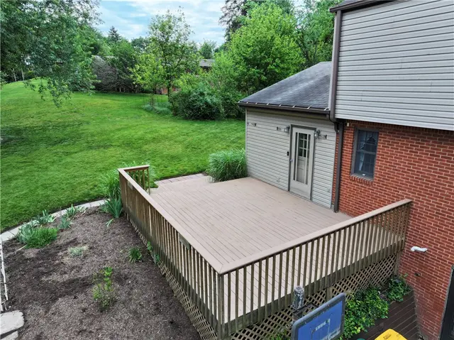 2261 Gray Ridge gallery image 41