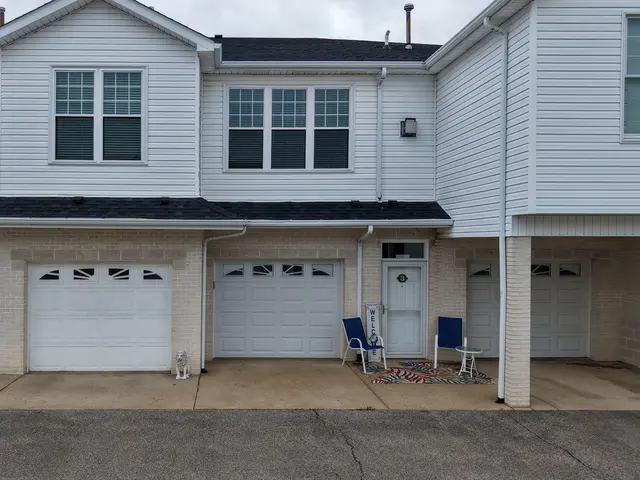 227 ADAMS POINTE BOULEVARD 3 gallery image 30