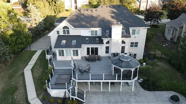 227 Edelweiss Dr gallery image 4