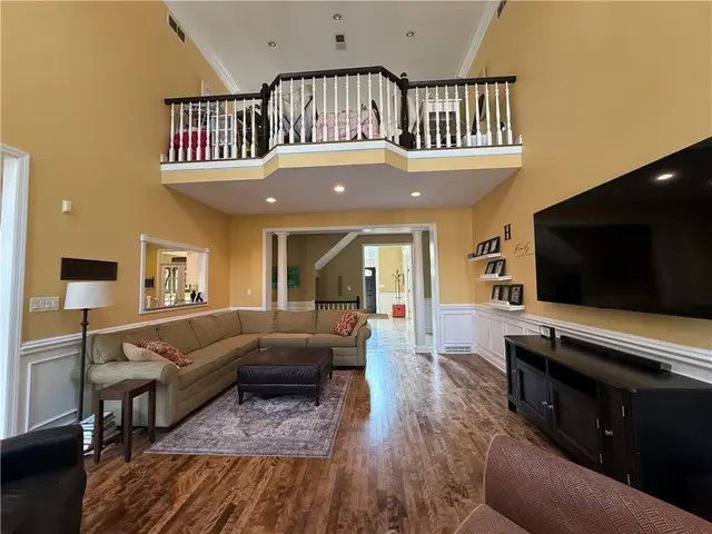 227 Edelweiss Dr gallery image 13