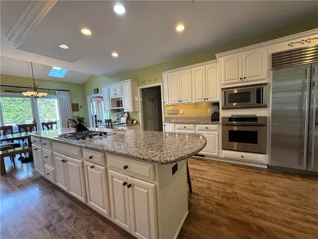 227 Edelweiss Dr gallery image 18