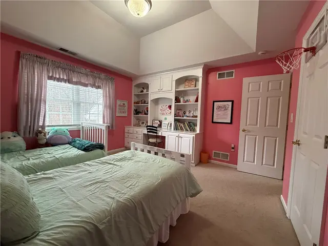 227 Edelweiss Dr gallery image 32