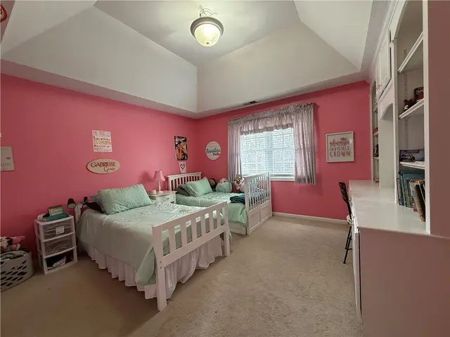 227 Edelweiss Dr gallery image 33