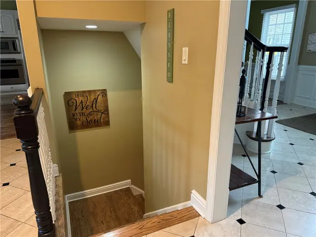 227 Edelweiss Dr gallery image 34