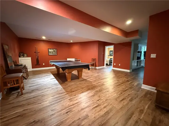 227 Edelweiss Dr gallery image 35