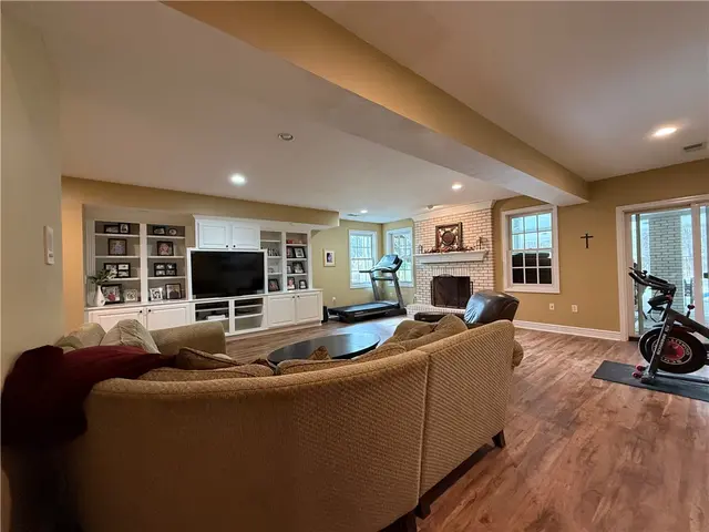 227 Edelweiss Dr gallery image 41