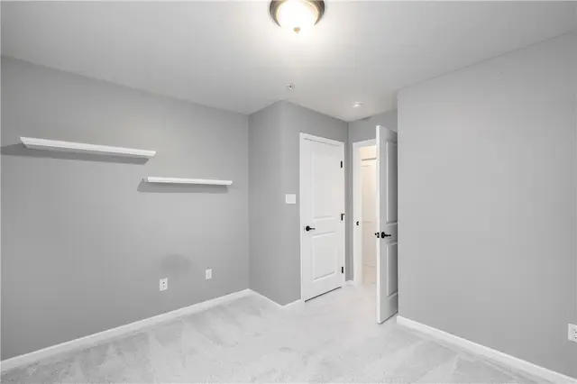 227 Thornapple Lane gallery image 3