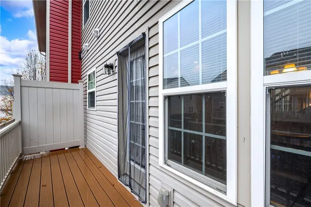 227 Thornapple Lane gallery image 20