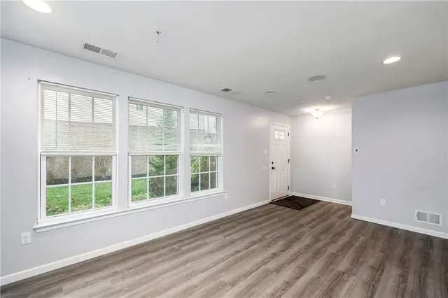 227 Thornapple Lane gallery image 23